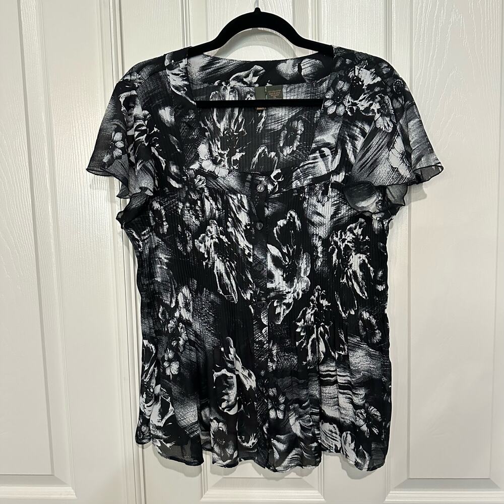 Sere Nade  shear top‎ blouse. Black white pleated size XL